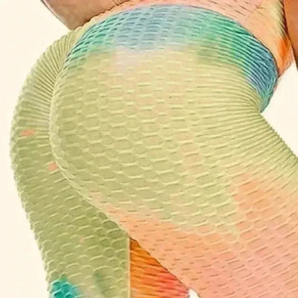 FREE 🆕Ruched Honeycomb Leggings - Picture 3 of 14